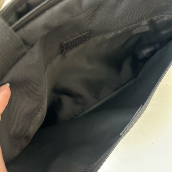 Laptop Bag - Black Nylon - Handle - Zipper Closure -Padded - 12.5" x 9" x 2.5" - Picture 8 of 10